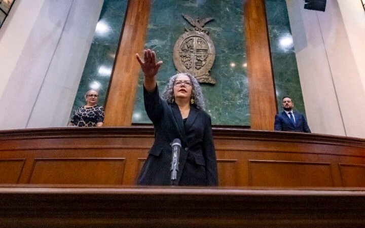 Aristegui en Vivo: Domínguez anuncia plan para Sinaloa; hoy definen candidatura morenista; adiós a Dolly Parton (26/08/2026)