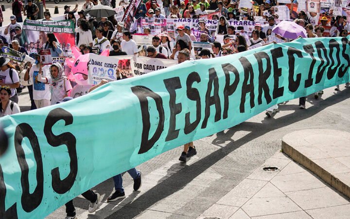 Aristegui en Vivo: Visibilizan desapariciones en México; coche bomba en Zacatecas; EE.UU