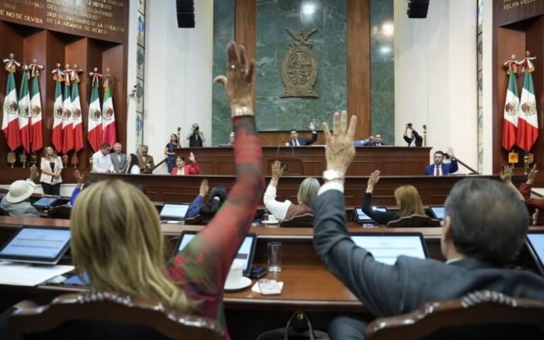 Congreso de Sinaloa pospone sesión para definir al gobernador interino