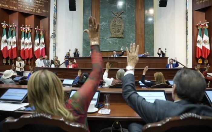 Congreso de Sinaloa sesionará este martes para definir relevo de Rocha Moya