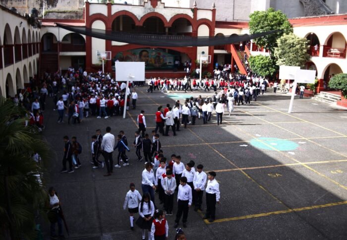Escoltas escolares ya no son un premio a la excelencia en CDMX