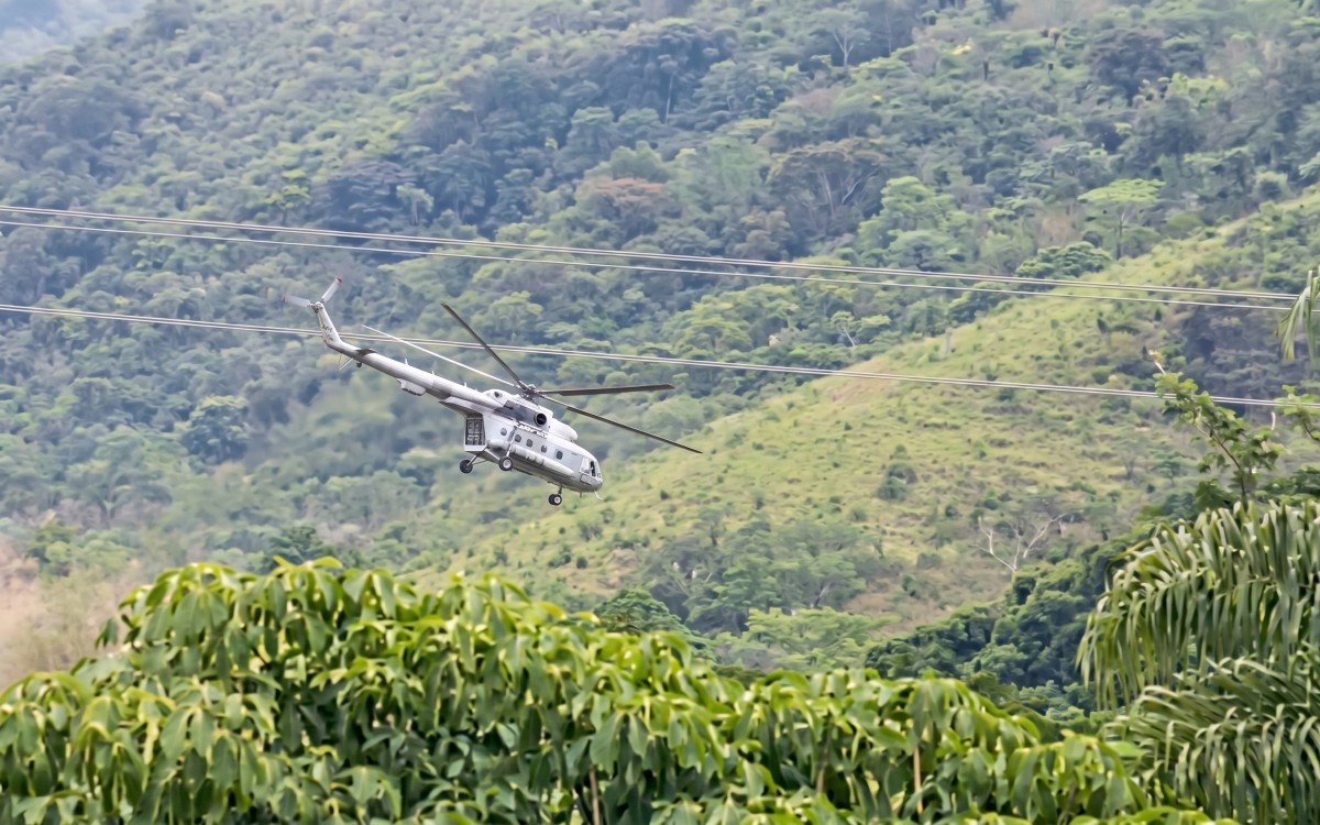 Helicóptero de la Marina se accidenta en Jalisco; fue un ‘desplome controlado’, afirma la institución
