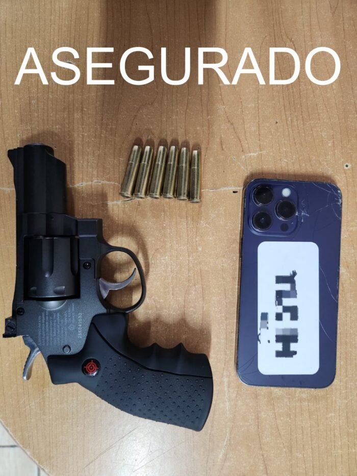 Joven armado es detenido tras acosar a alumna en la Autónoma de Nayarit
