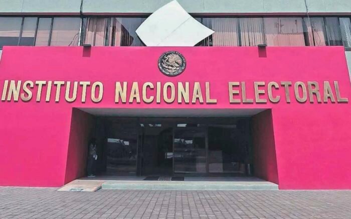 TEPJF elimina criterio del INE para monitorear descalificaciones por riesgo de inhibir la libertad periodística