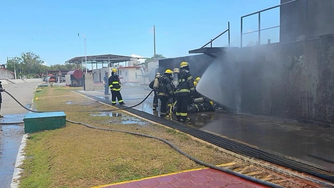 Se realiza el II Curso de Instructores de Control de Averías y Contraincendios (CICI)” y “Curso de Capacitación para Oficiales recién Ascendidos de la Armada”