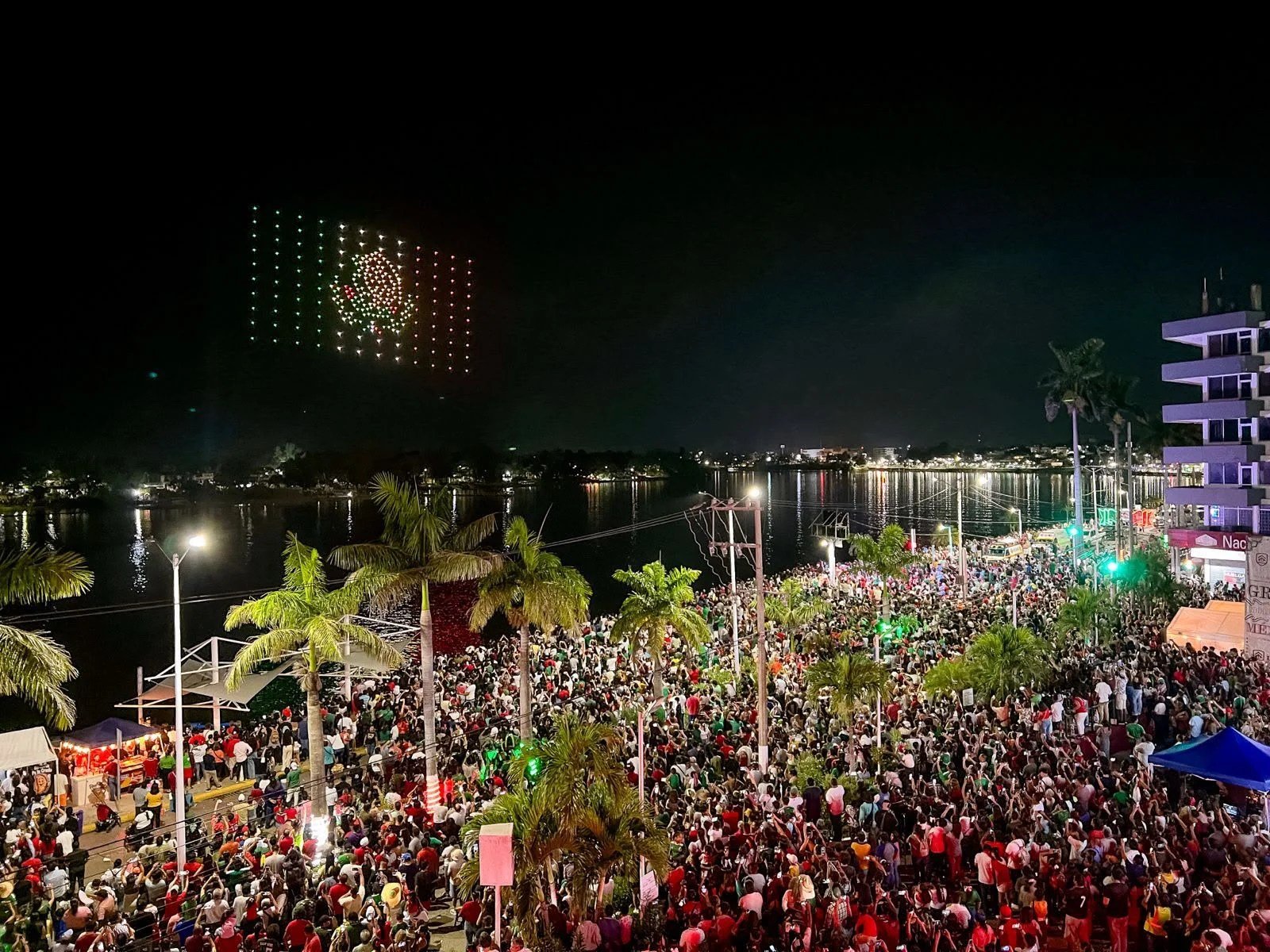 TUXPAN BRILLÓ COMO NUNCA EN NOCHE HISTÓRICA DEL GRITO DE INDEPENDENCIA