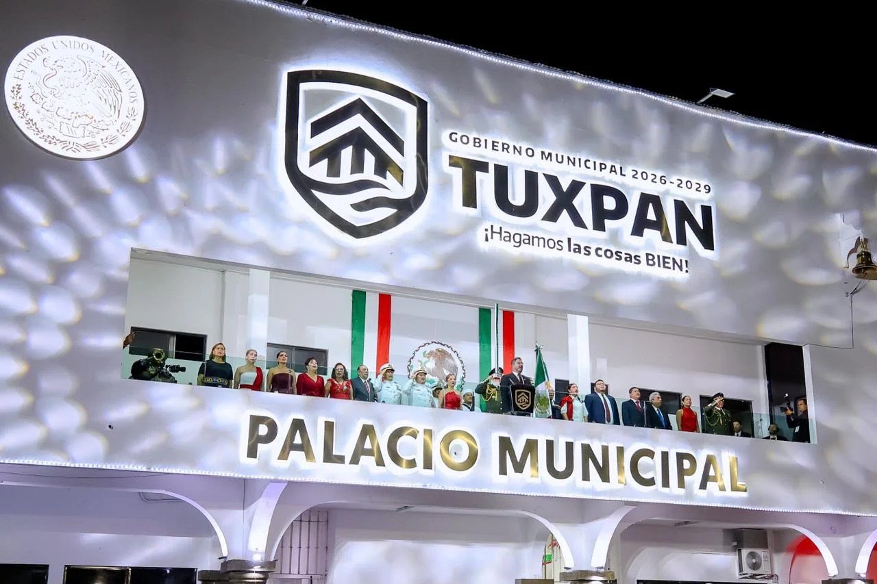 TUXPAN BRILLÓ COMO NUNCA EN NOCHE HISTÓRICA DEL GRITO DE INDEPENDENCIA