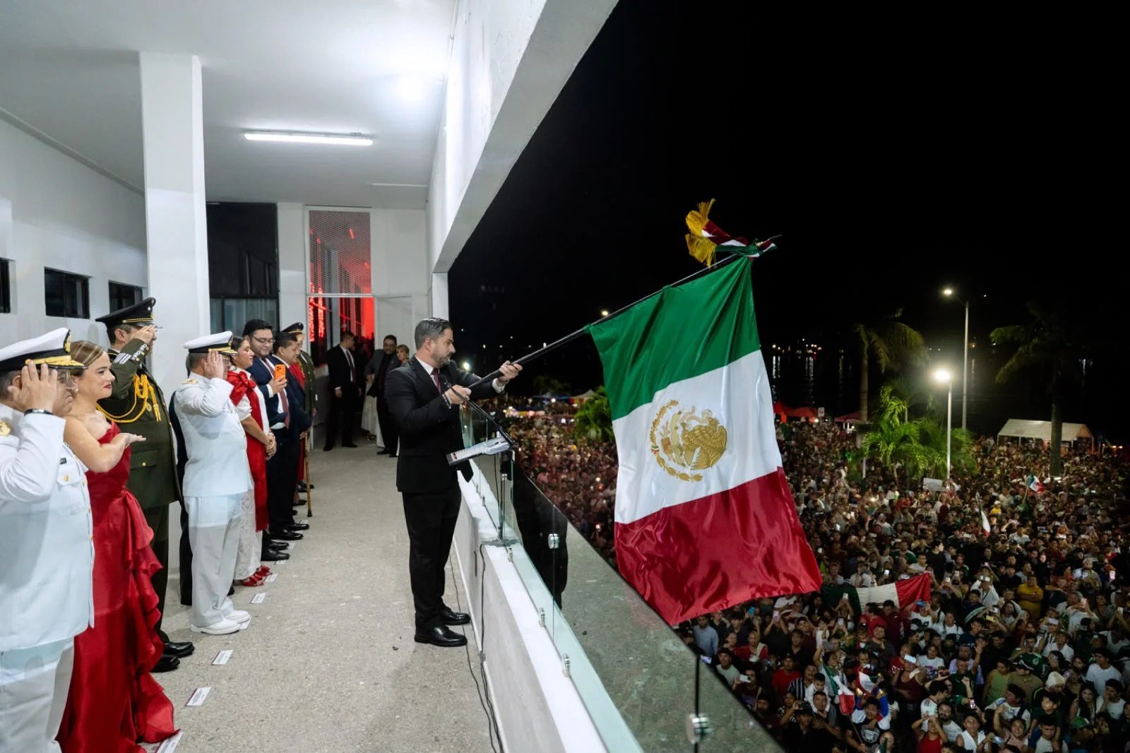 TUXPAN BRILLÓ COMO NUNCA EN NOCHE HISTÓRICA DEL GRITO DE INDEPENDENCIA