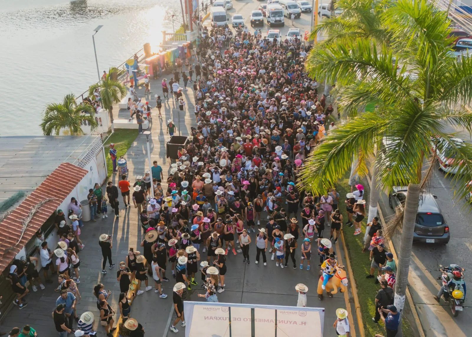 Más de 2 mil personas hacen historia en la primera edición del Vaque Run Tuxpan 2026