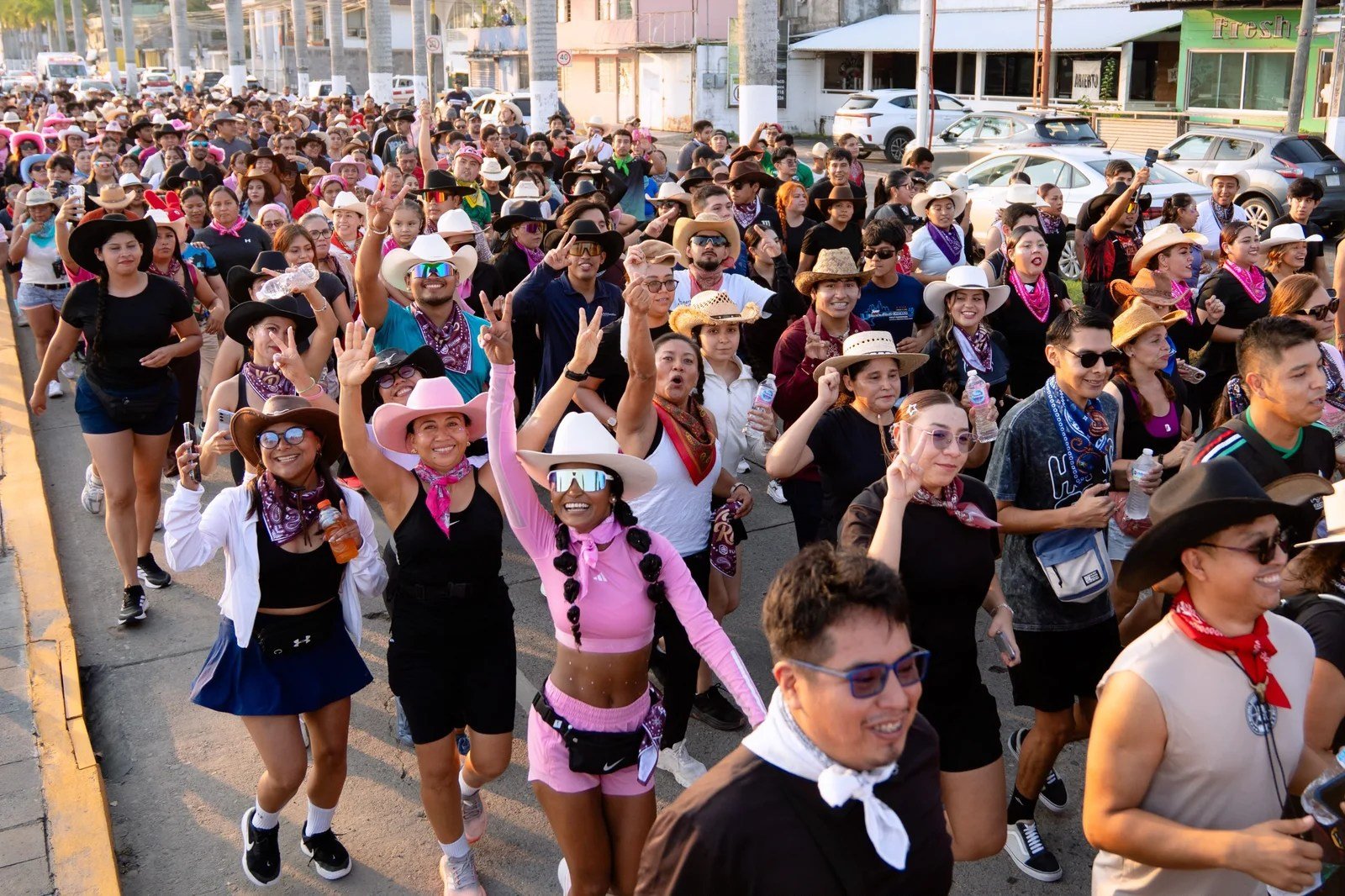 Más de 2 mil personas hacen historia en la primera edición del Vaque Run Tuxpan 2026