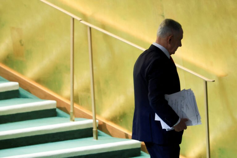 Aristegui en Vivo: Delegaciones dejan solo a Netanyahu en la ONU; ordenan a la FGR atender a madres buscadoras; vuelven medios a la Casa Blanca (24/09/2026)