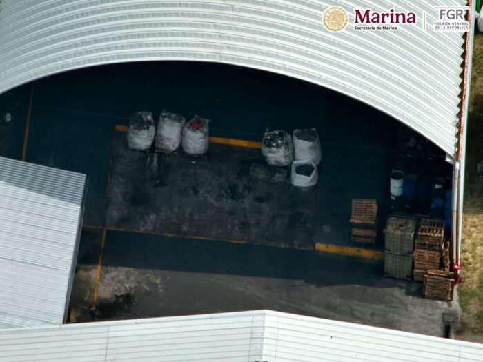 Aseguran 800 mil litros de hidrocarburo durante cateo en Puebla