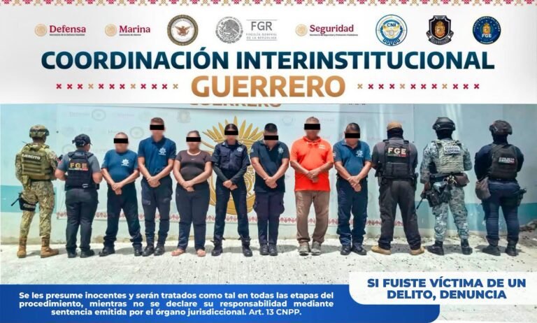 Detienen por desaparición forzada a siete policías de Coyuca de Benítez, incluido su jefe