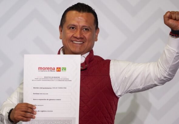Impulsa Morena a Carlos Torres Piña como abanderado para Michoacán