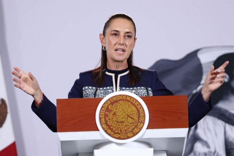 Sheinbaum critica a medios y cuestiona postura sobre el INE