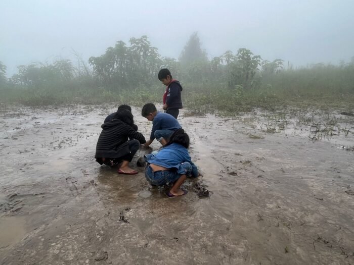 Cien niños sin clases desde 2024 en la comunidad de Chenalhó, Chiapas, donde denuncian que grupo armado obliga a menores a consumir droga