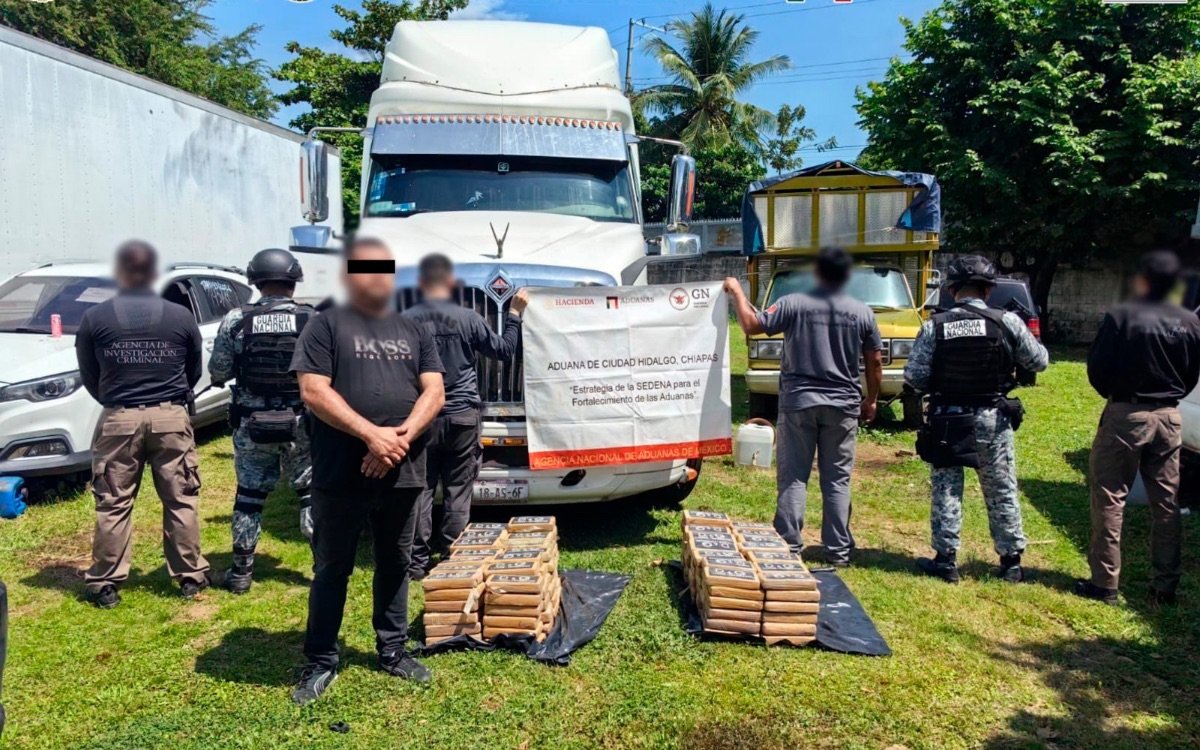 Decomisan 171 kilos de presunta cocaína ocultos en un camión en Chiapas