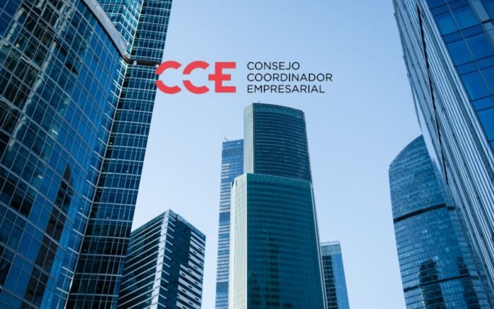 Empresarios mexicanos proponen frenar aumentos extraordinarios del salario mínimo en 2027