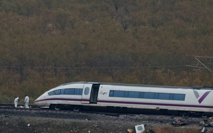Identifican a mexicano desaparecido en el accidente de tren en España