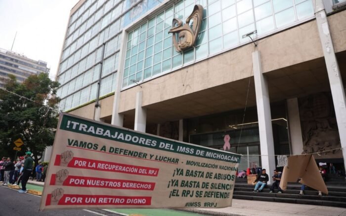 IMSS anuncia estrategia de ‘escucha activa’ en 277 hospitales tras protestas de trabajadores
