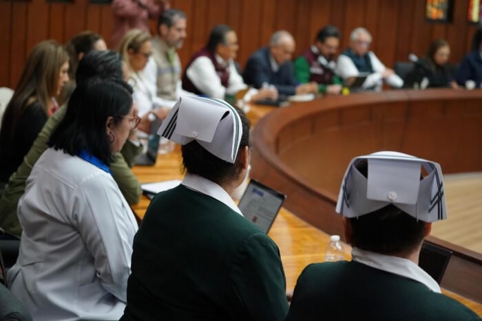 IMSS y sindicato continúan negociaciones para aumento salarial y mejores condiciones laborales