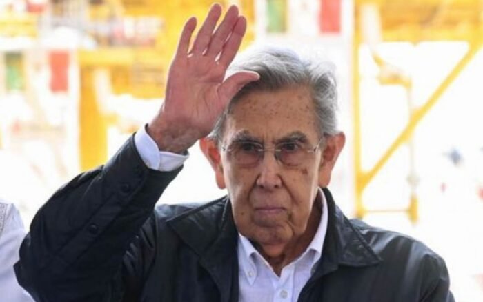 López Obrador y Sheinbaum lamentan muerte de Cuauhtémoc Cárdenas; destacan su legado democrático