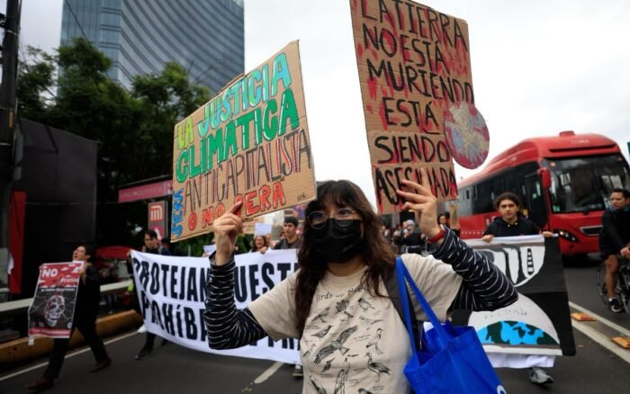 Marchan en la CDMX contra el ‘fracking’ y los daños ambientales de Pemex
