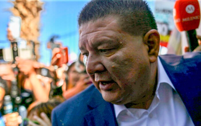 Se desarrolla audiencia federal de César Jáuregui en el Altiplano; simpatizantes se manifestaron en Chihuahua