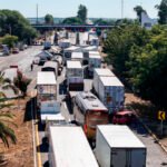 Segob llama al diálogo a transportistas ante paro del lunes