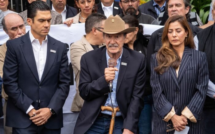 Sheinbaum acusa a expresidentes de participar en campaña opositora