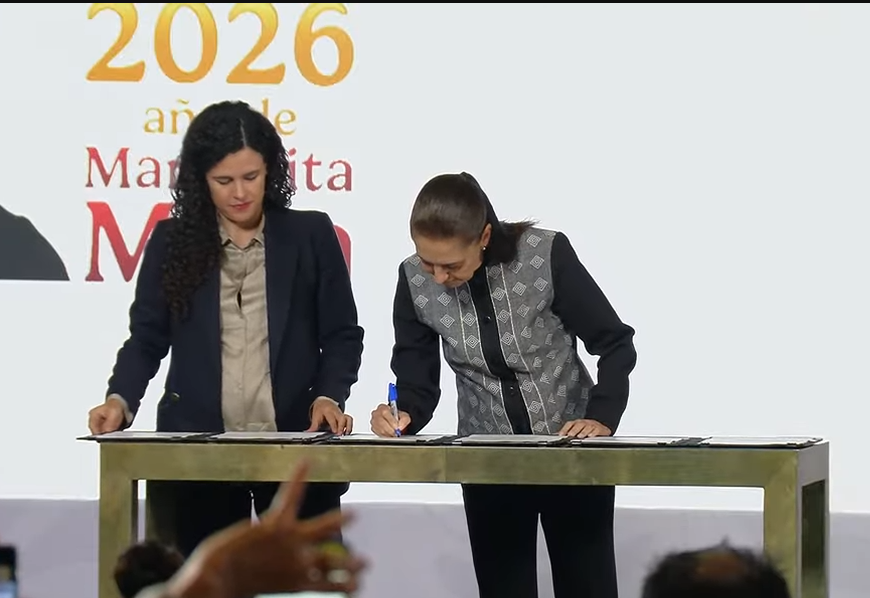 Sheinbaum firma reforma de nacionalidad única para candidatos desde 2028