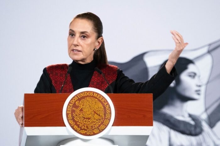 Sheinbaum se reúne con Ronald Johnson tras polémica por su papel en academia policial de Querétaro