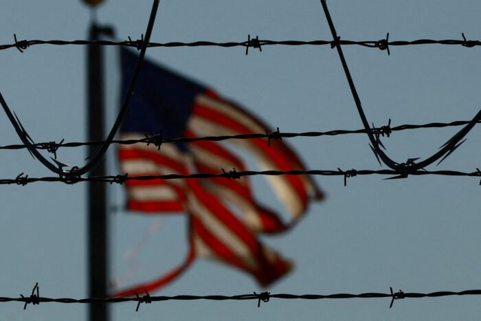 SRE exige esclarecer muerte de mexicano bajo custodia de ICE en Texas; suman 18 casos desde 2025